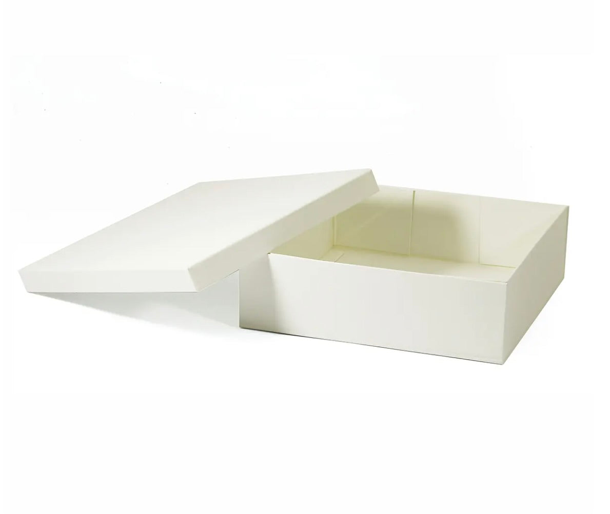 Gift Box | A5 Square Ivory Lid Off