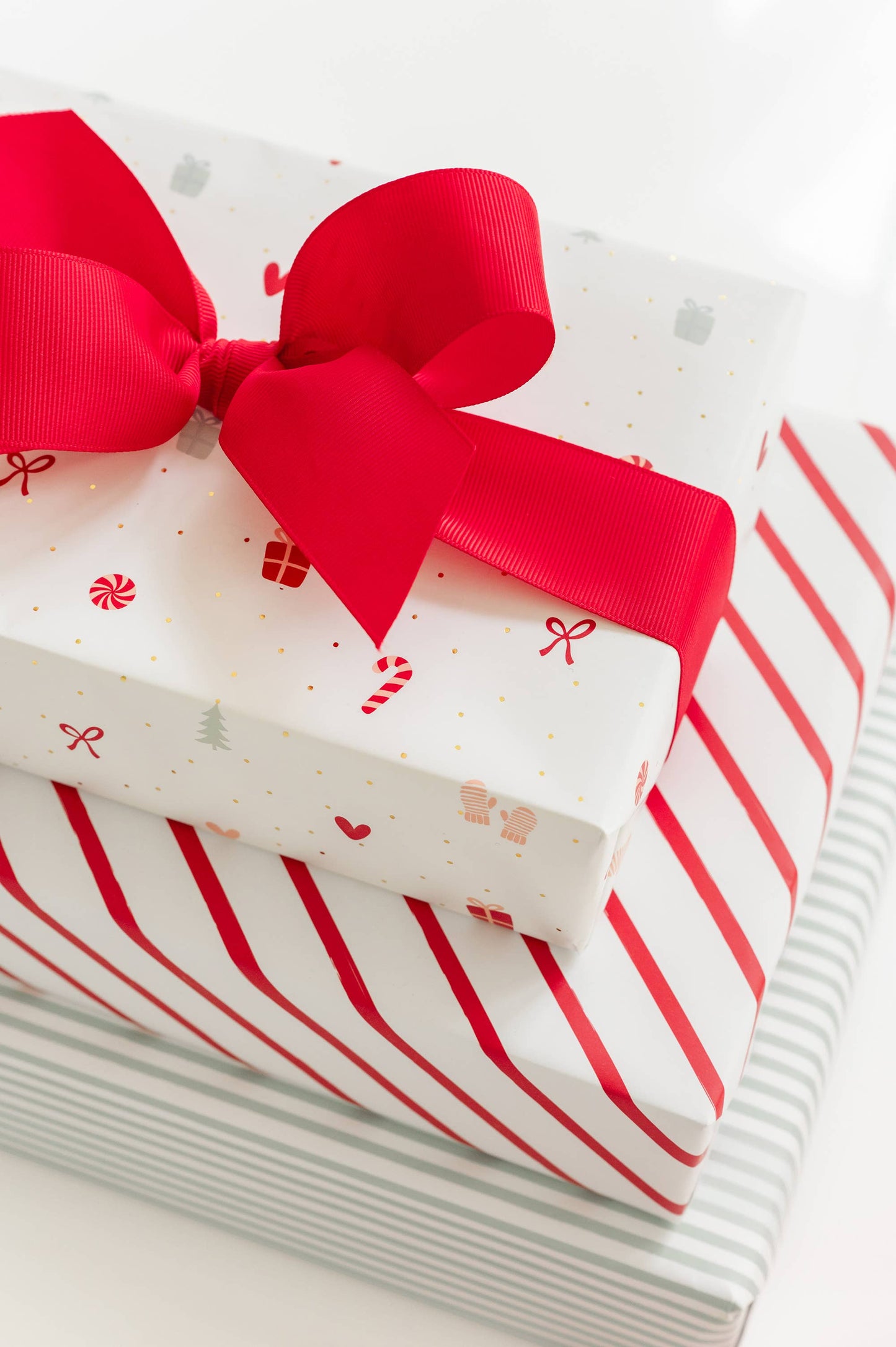 π Red Diagonal Stripe Gift Wrap β Single Sheet (20" x 30") with Gridline Backing