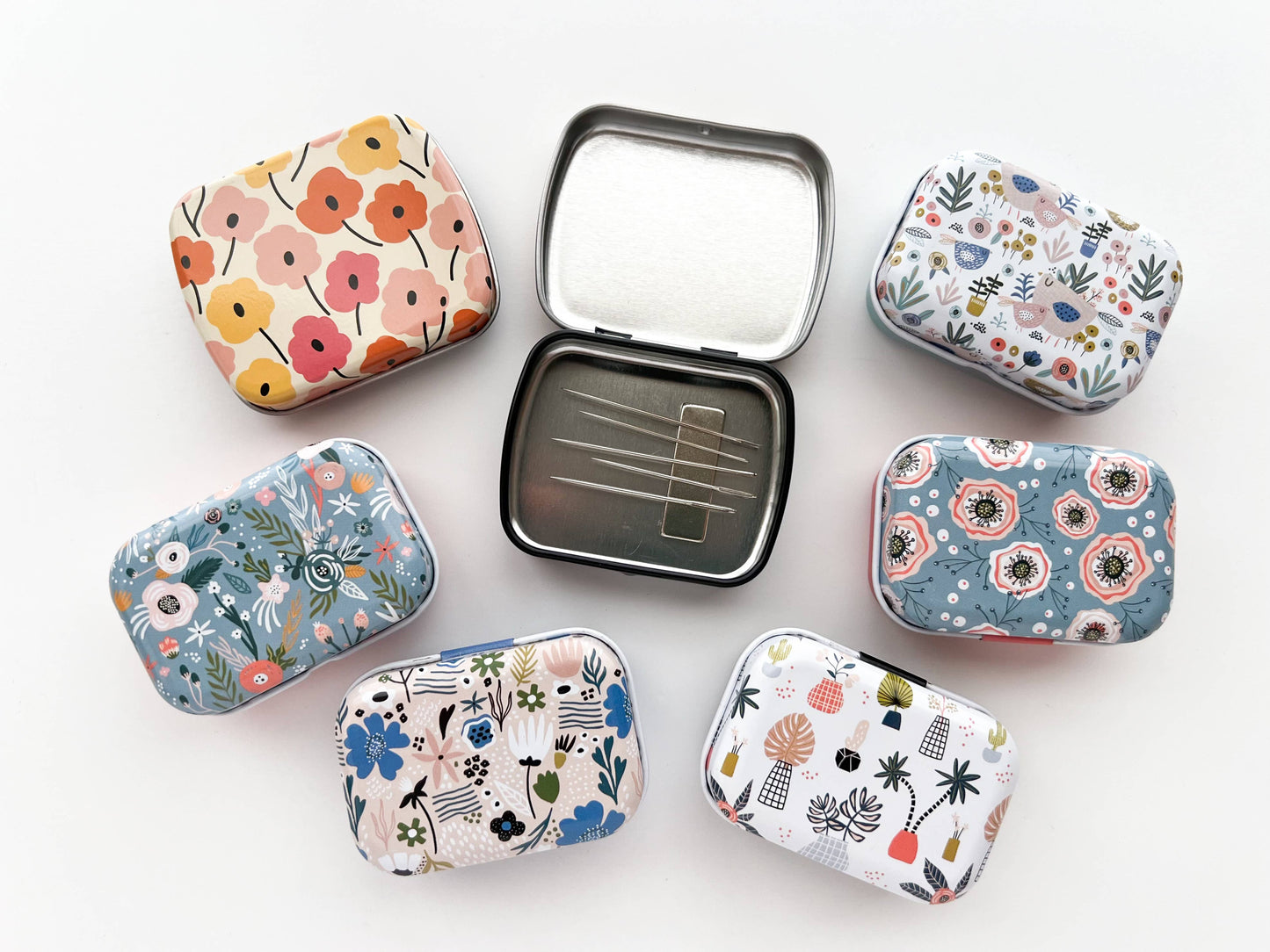 Magnetic Needle Tin – Floral Sewing Storage Box for Embroidery, Cross Stitch & Quilting