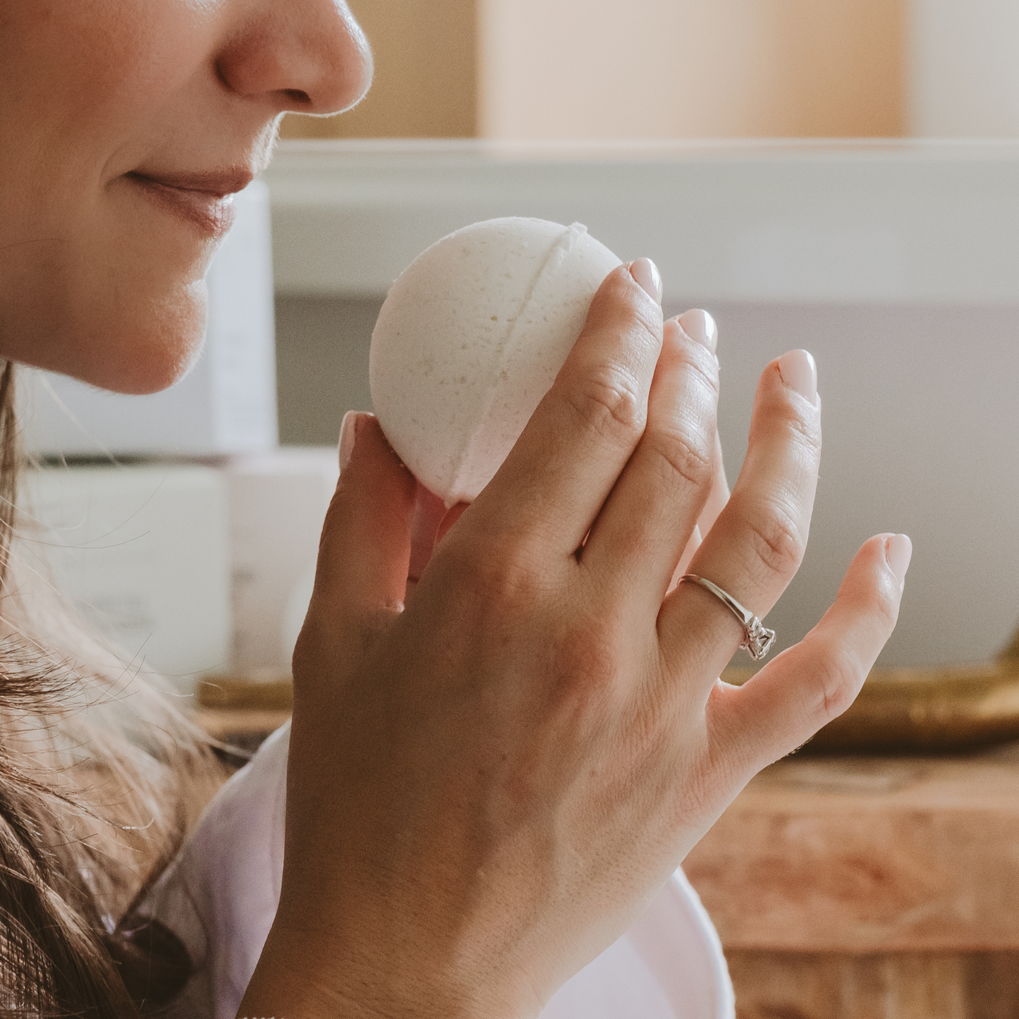 White Tea + Jasmine 4.6 oz Bath Bomb