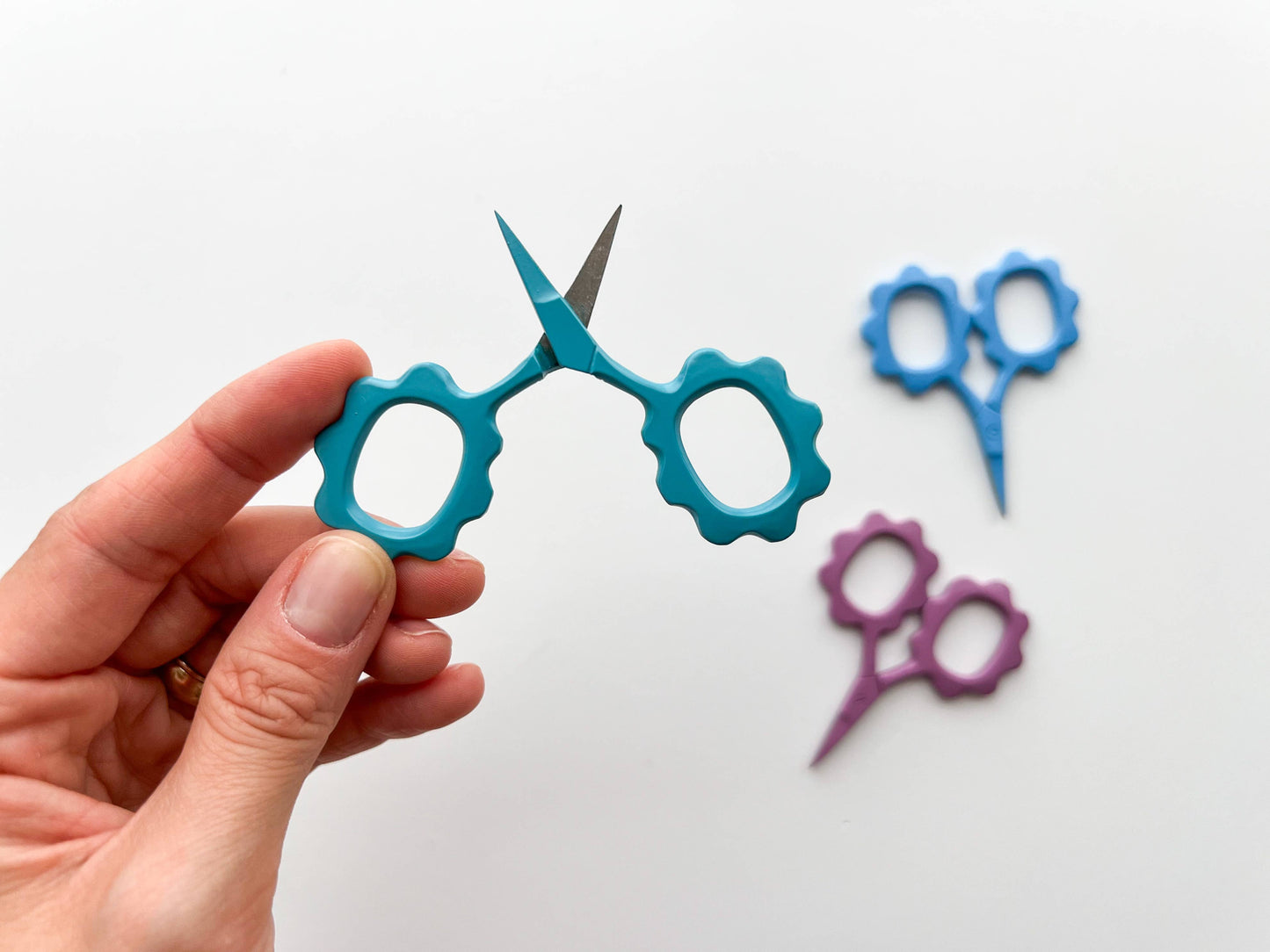 Tiny Flower Scissors – 2.5” Embroidery & Sewing Scissors